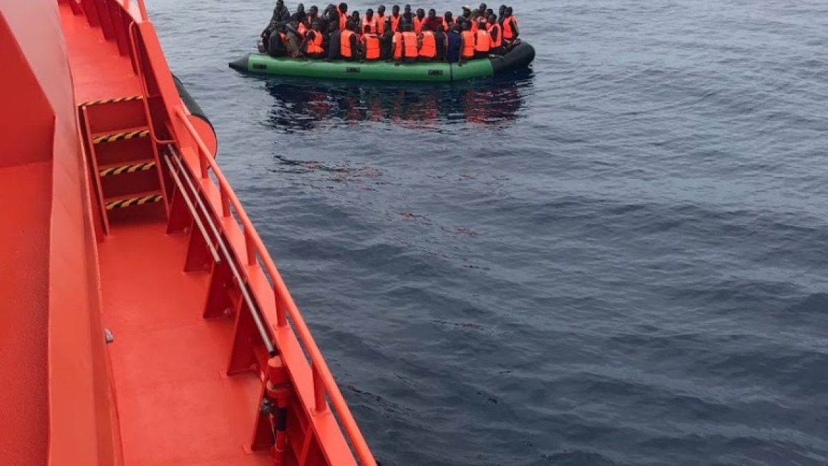 Rescate de una patera en las proximidades de la costa almeriense.