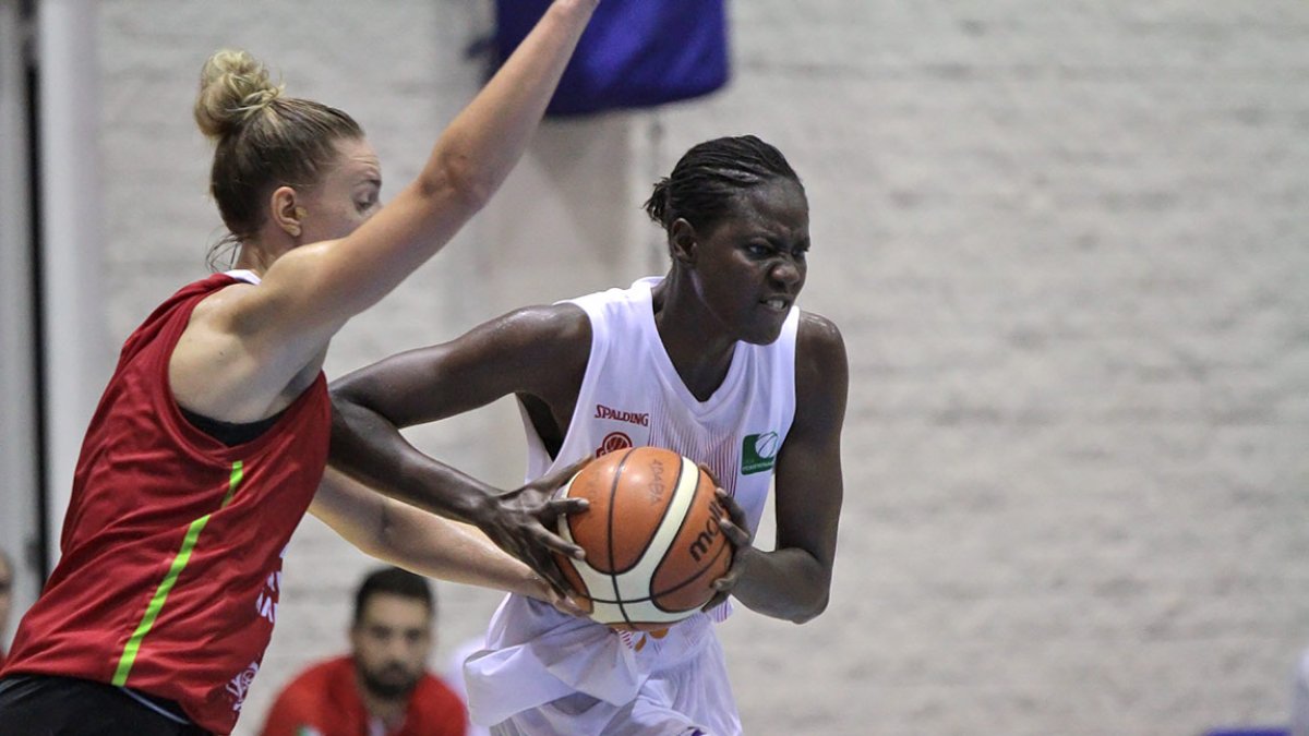 ISE CB Almeria-RACA Bineta Ndoye.