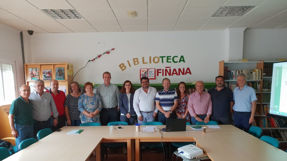 alcaldes de municipios del Parque Nacional de Sierra Nevada, ayer en Fiñana.