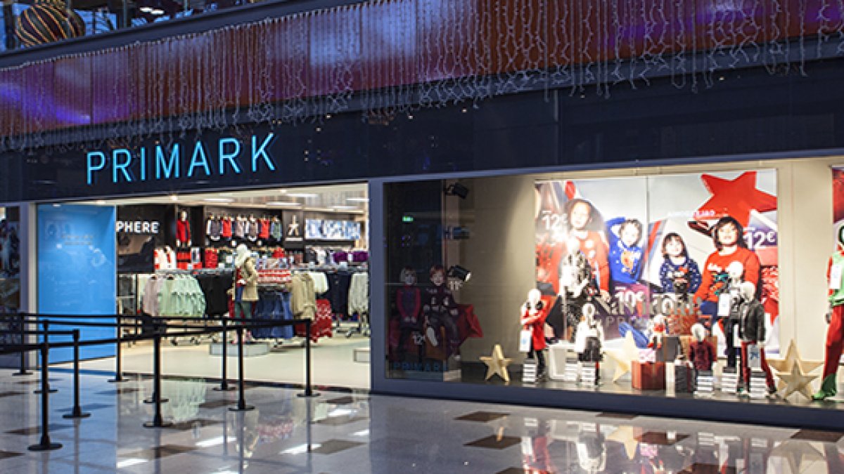 Primark en el centro comercial de Roquetas de Mar.