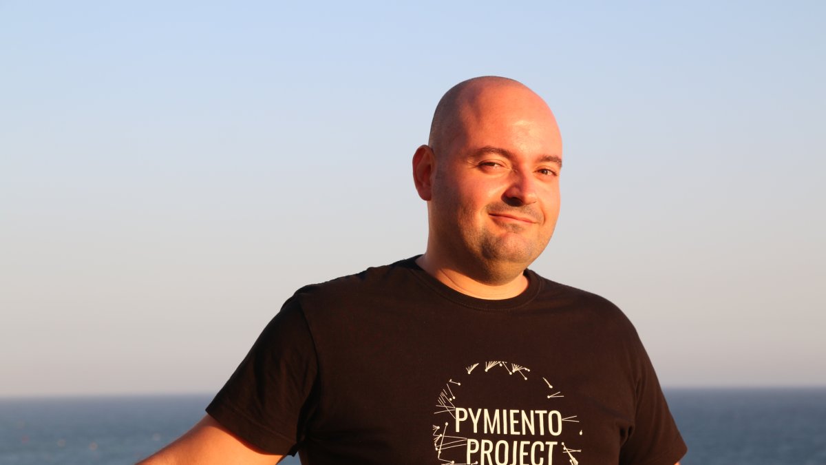 Cristóbal Contreras, frente al mar