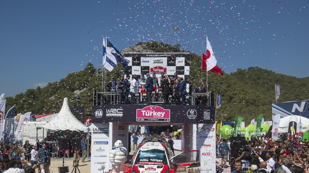 Ott Tänak y Martin Järveoja en lo más alto del podio en Turquía