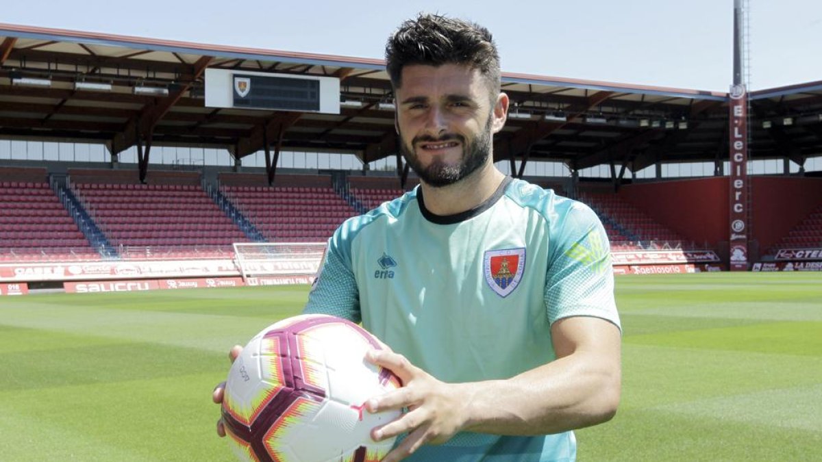 El portero Juan Carlos.