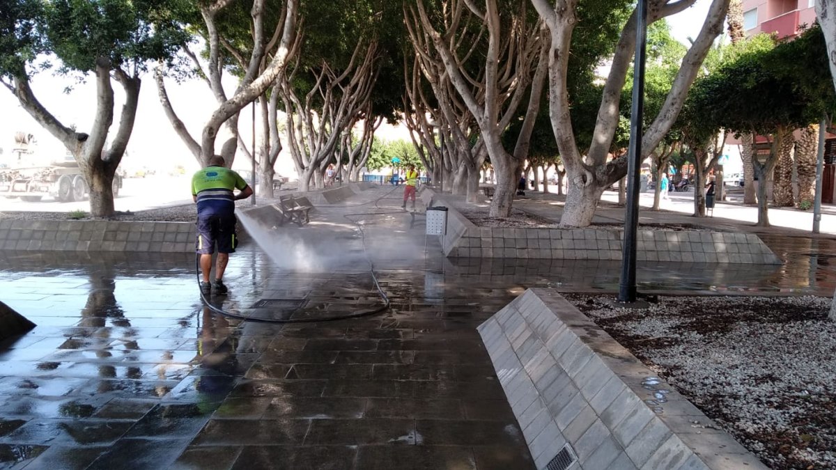 Tareas de limpieza de las calles.