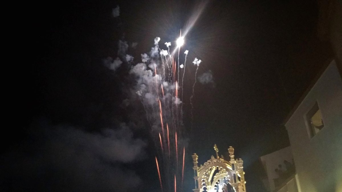 Procesión con los Patronos de Laujar.
