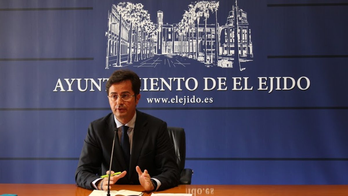 Paco Góngora durante una comparecencia de prensa.