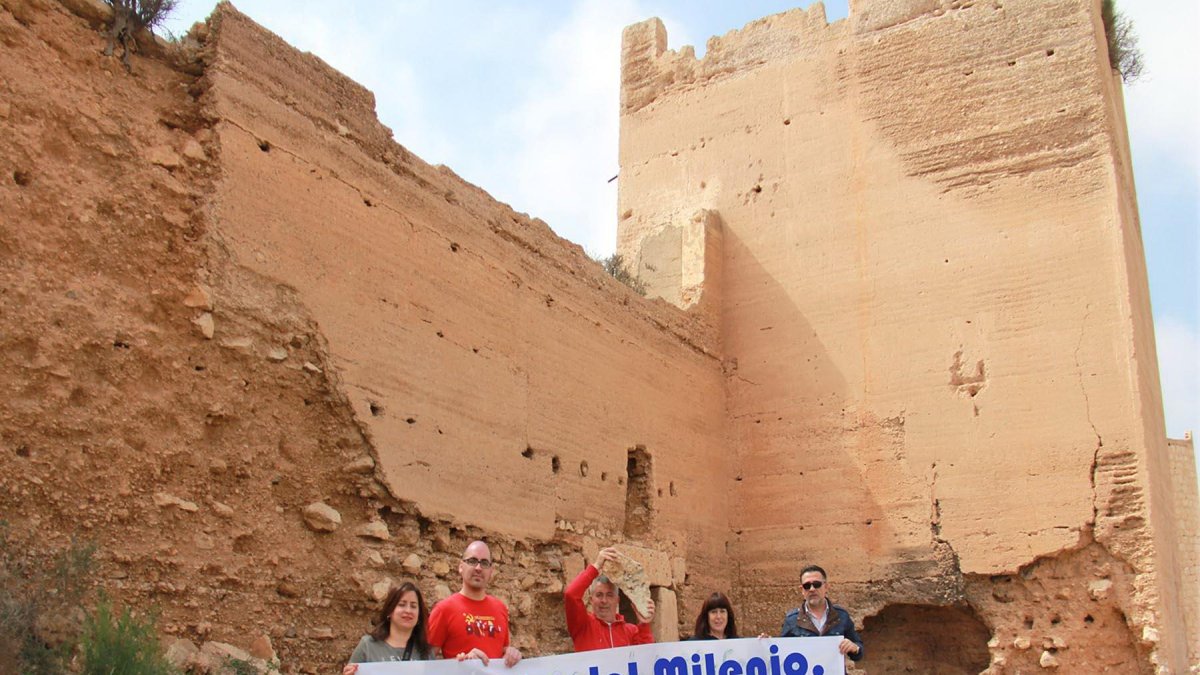 Amigos de la Alcazaba califica como ruinoso el estado de la muralla.