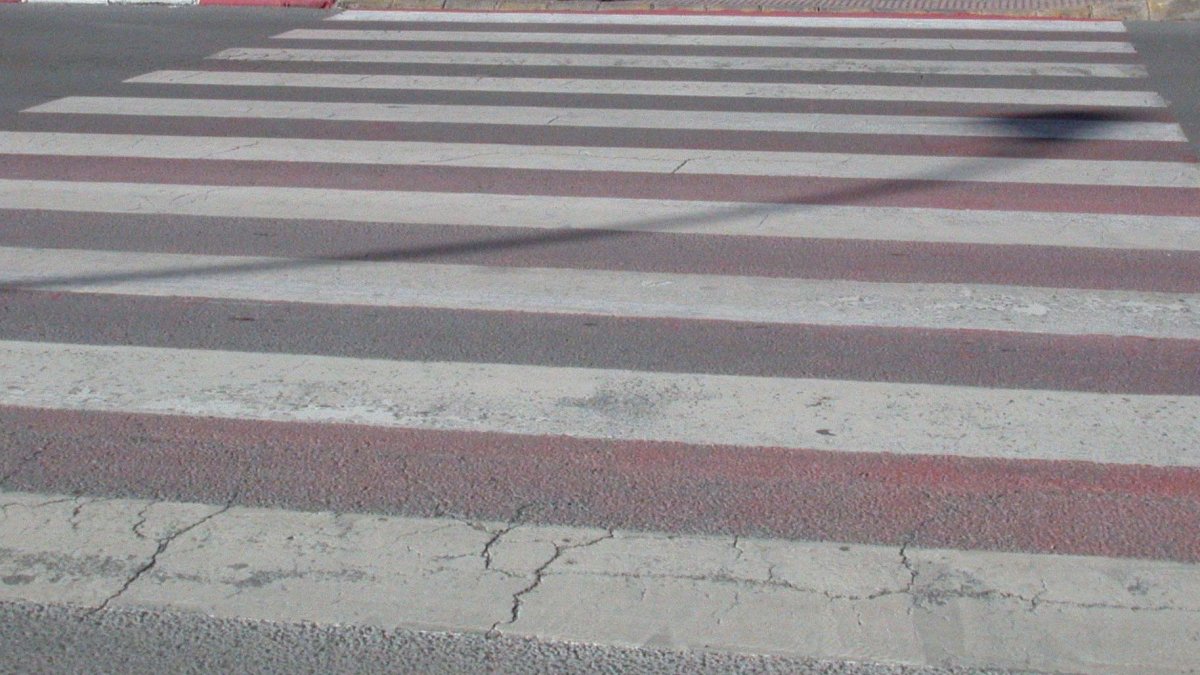 Un paso de peatones de la avenida del mediterráneo.