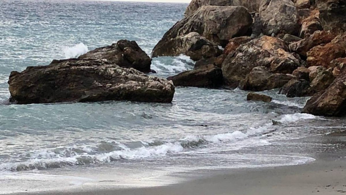 Cuerpo sin vida aparecido en el mar en La Herradura.