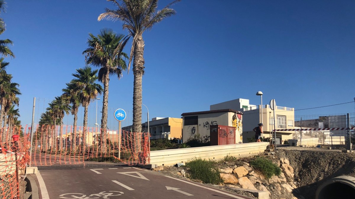 Estado de la zona afectada por las obra y que permanecerá con el paso cortado.