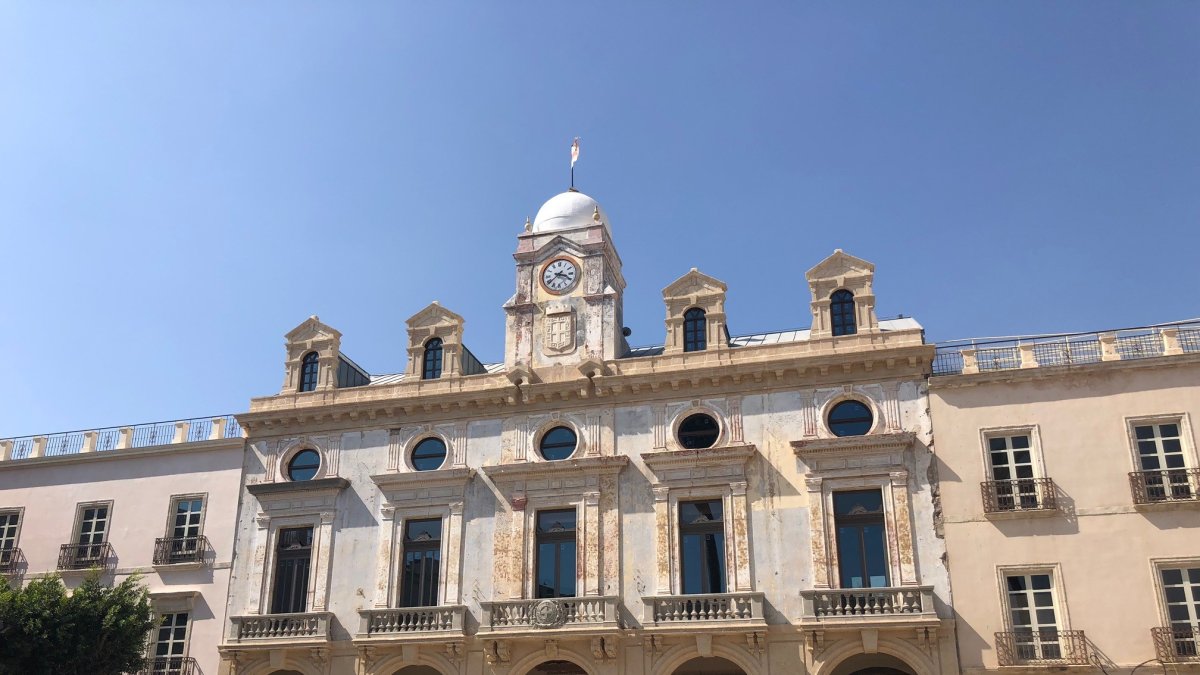 Fachada de la Casa Consistorial en la Plaza Vieja.