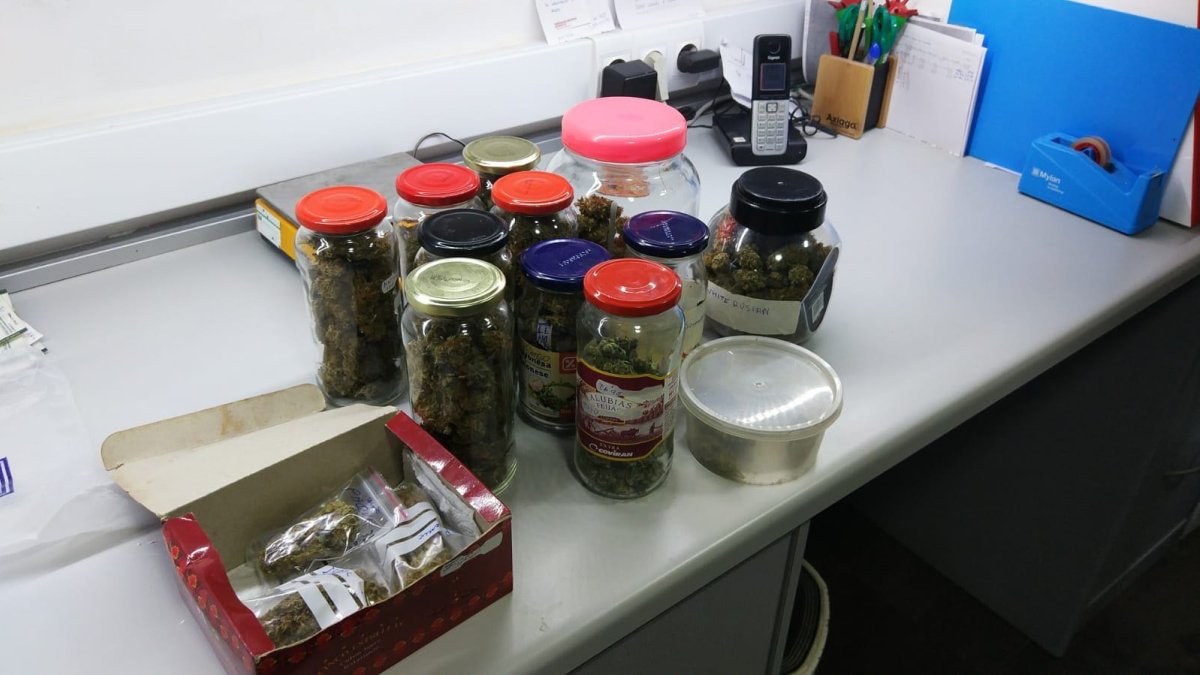 Marihuana intervenida por la Policía Local, en una imagen de archivo.