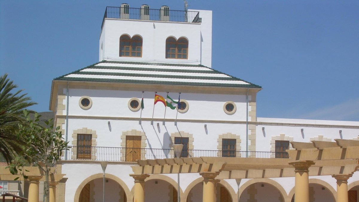 Fachada del Ayuntamiento de Huércal de Almería.