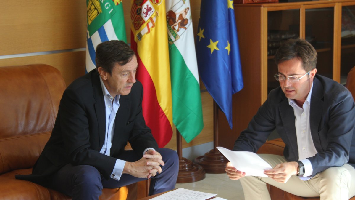 Reunión entre Hernando y Góngora en el Ayuntamiento de El Ejido.