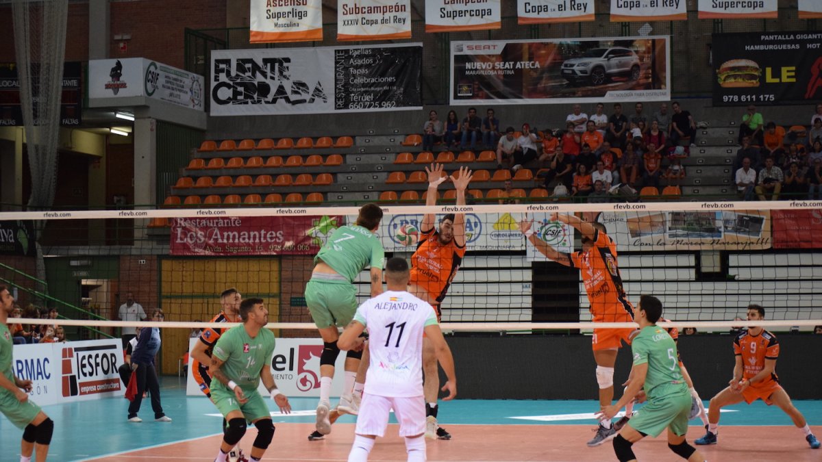 Una jugada del partido.