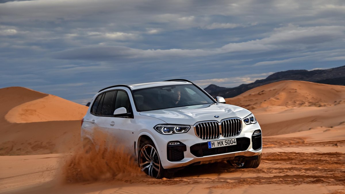 El X5 representa el dinamismo típico de BMW tanto en asfalto como fuera de él.