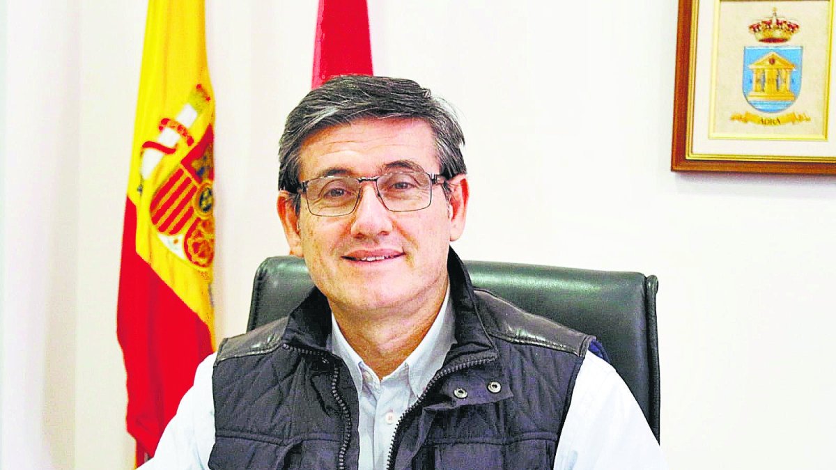 Manuel Cortés, alcalde de Adra.