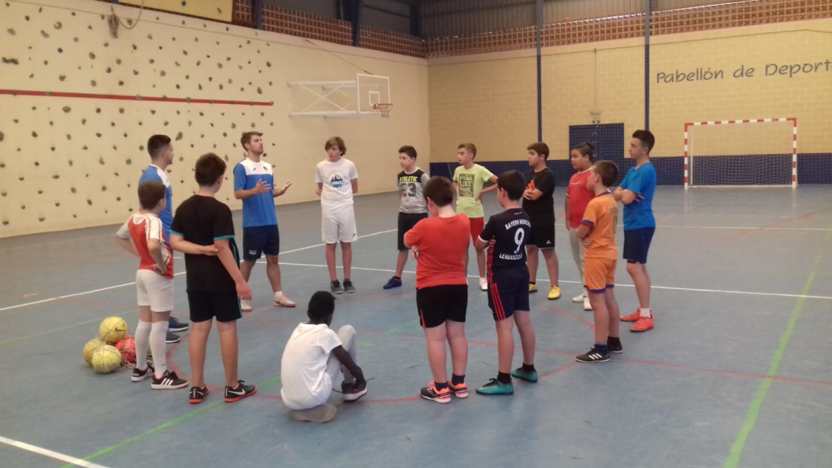 Aprendiendo con la máxima atención.