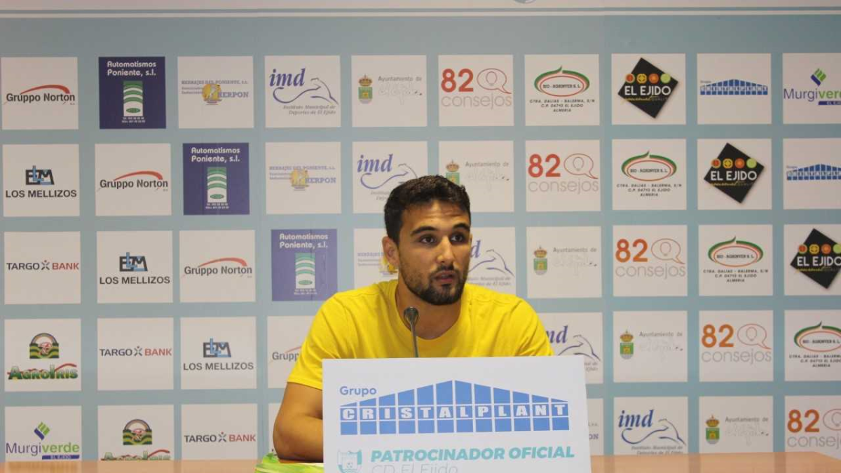 El jugador celeste en rueda de prensa.