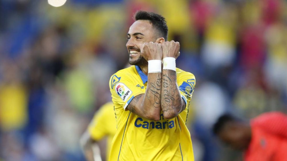 Momo se queda fuera por lesión en la rodilla.