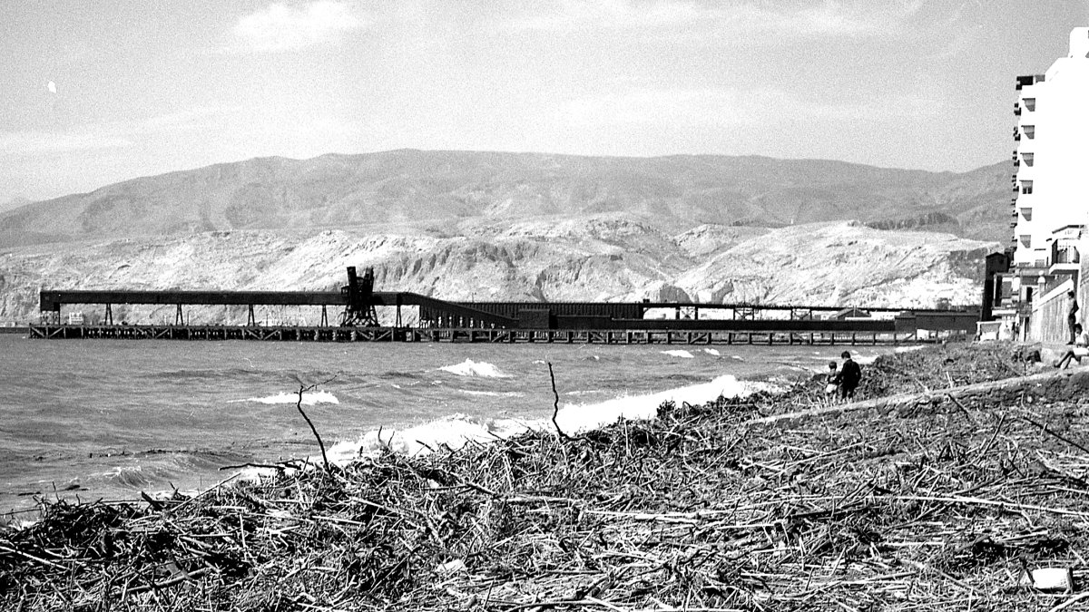 La línea de playa entre el Cargadero Francés y el Zapillo después de un temporal.
