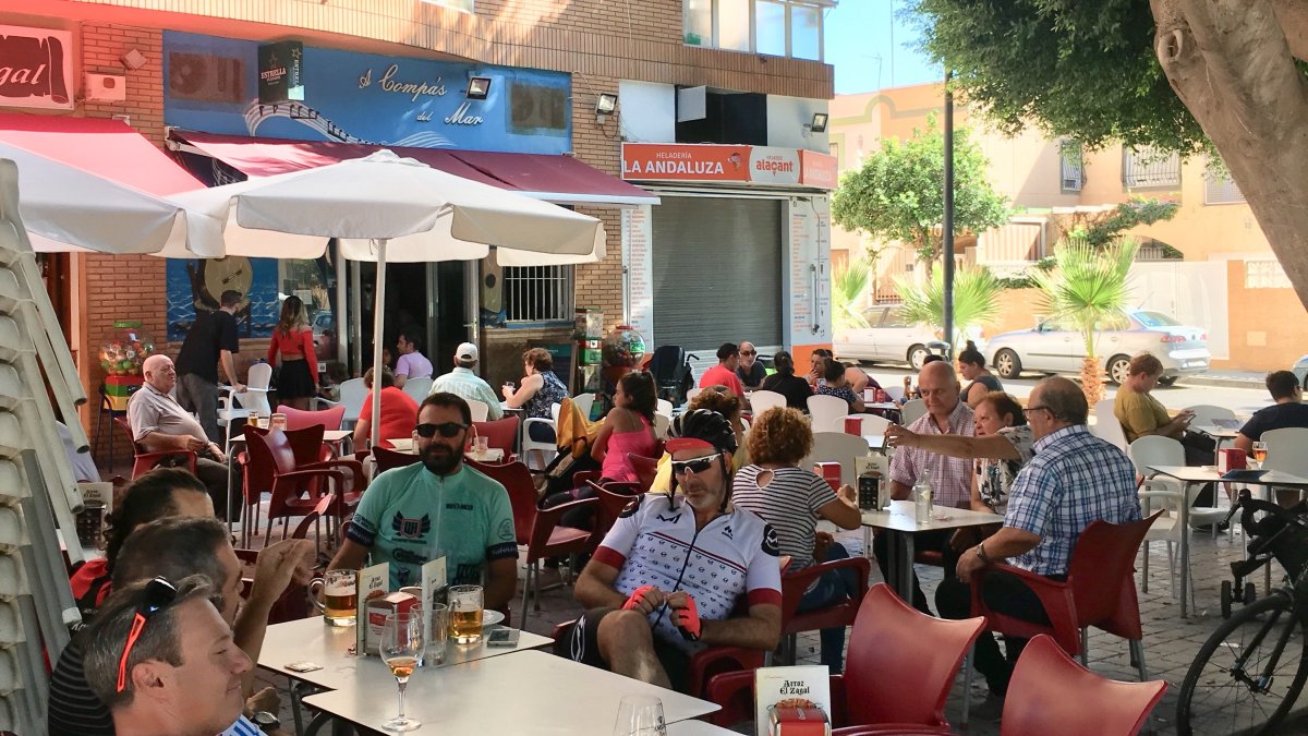 Aspecto ayer de una de las zonas de terrazas existentes en la capital almeriense.