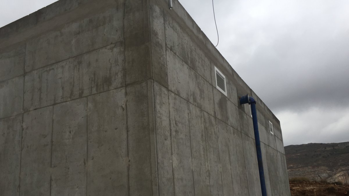 Imagen del depósito en construcción del Cerro de ‘El Charcón’ que forma parte de la inversión total.
