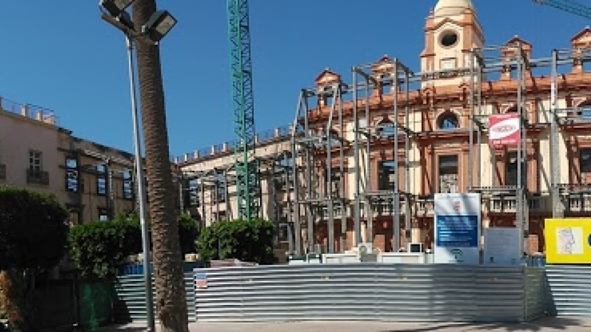 La Plaza Vieja lleva años en obras.