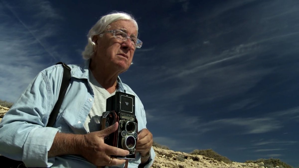 Carlos Pérez Siquier en una imagen de ‘Azul Siquier’, de Felipe Vega.