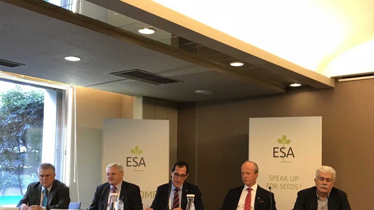 congreso de la esa , al que asistieron más de 1.000 personas de casi medio millar de empresas.