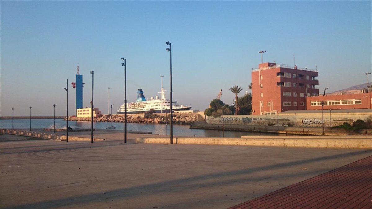 Imagen del Puerto de Almería.