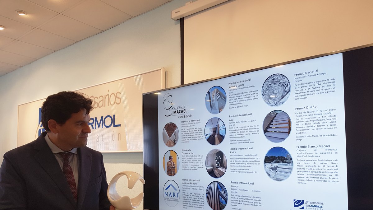 Antonio sánchez presidente de los empresarios, presentó ayer los XXXII Premios Macael.