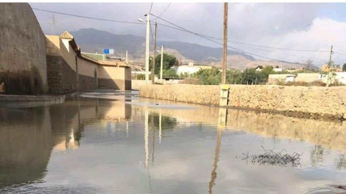 Aspecto de una de las calles inundadas del municipio.