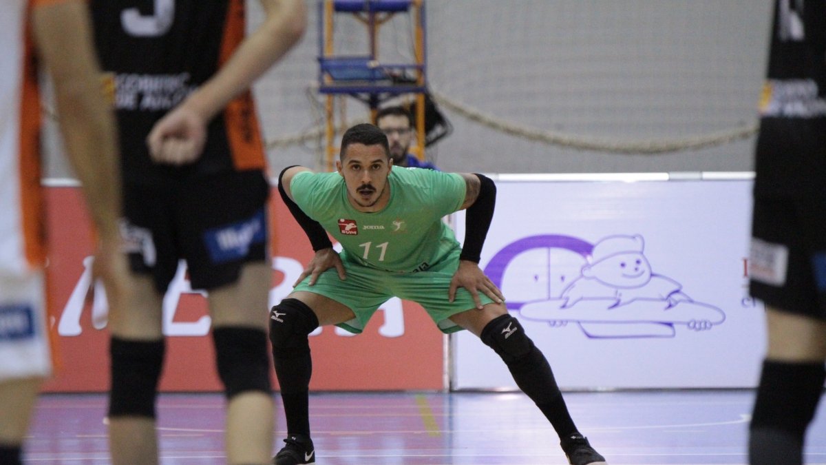 Álex Fernández en el partido contra Teruel.