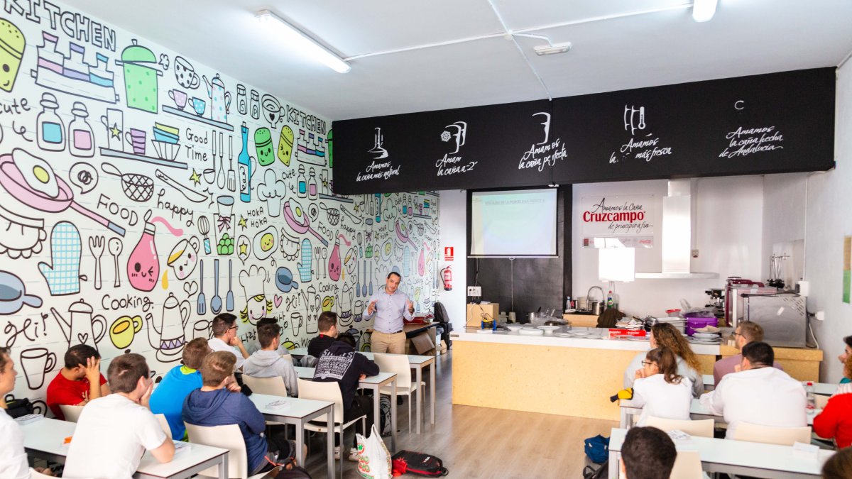 Más de 60 alumnos han asistido a las ponencias organizadas por Jocafri.