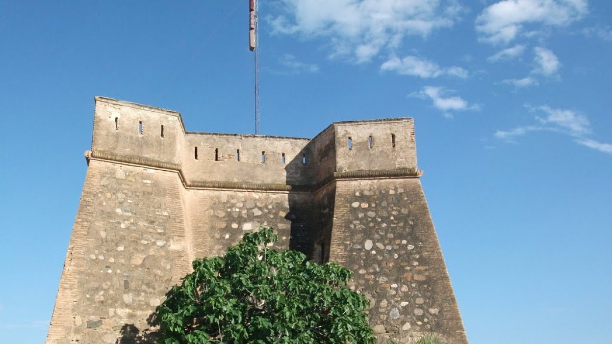 El castillo de Villaricos estará iluminado con farolas LED.