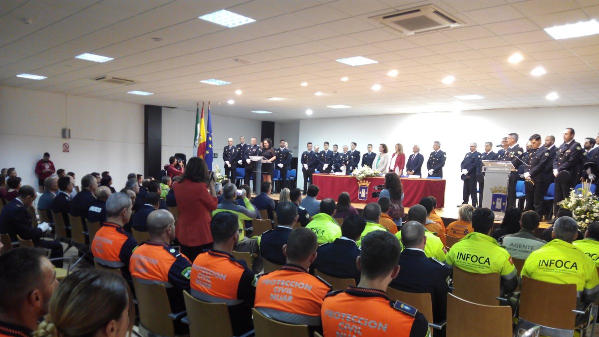 Momento de la ceremonia de entrega de distinciones.