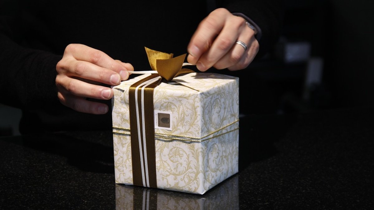 Entre los más demandado, dependientes.