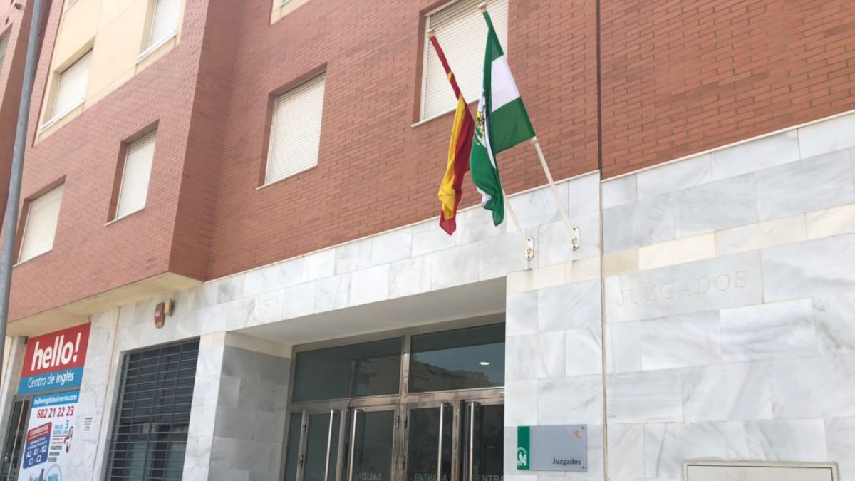 Las diligencias instruidas se entregaron a los juzgados de Roquetas.