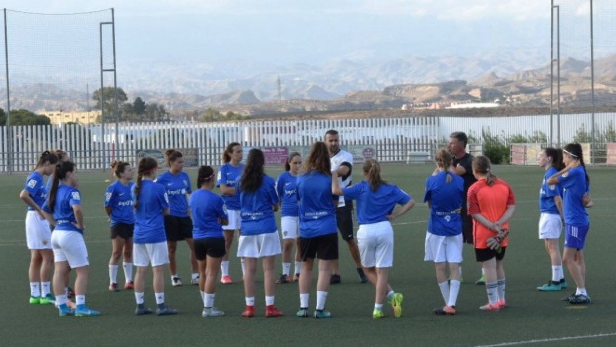 Entrenamiento del Almería femenino.