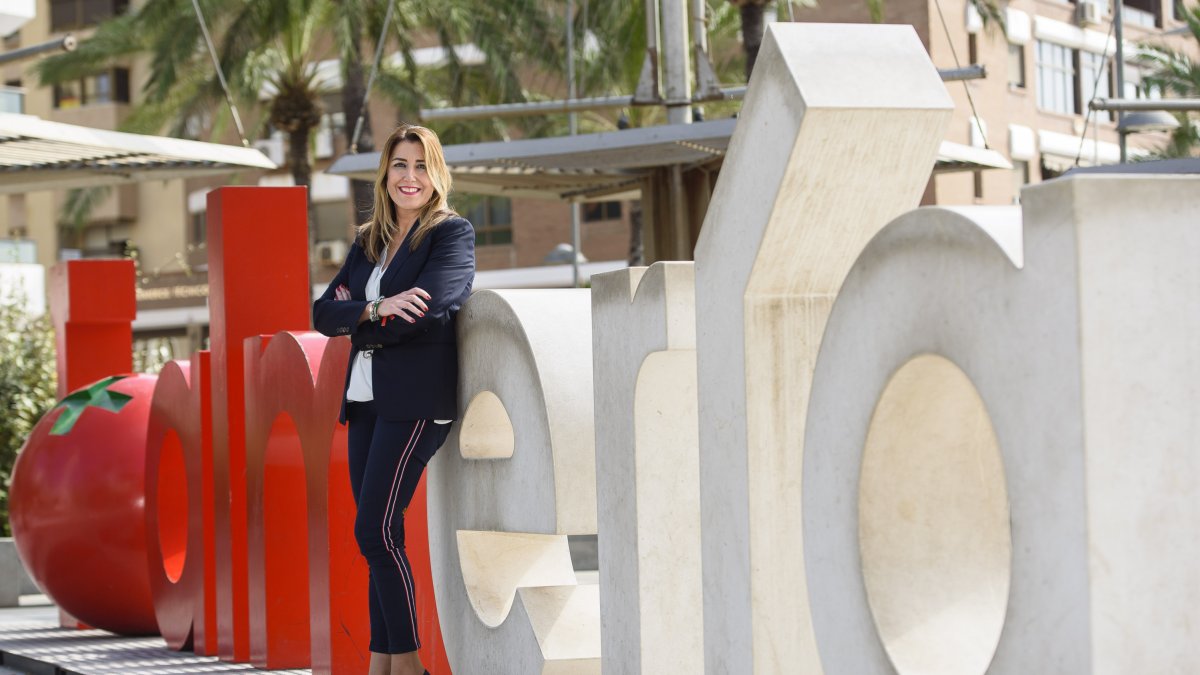La presidenta andaluza posa para la entrevista a La Voz de Almería.