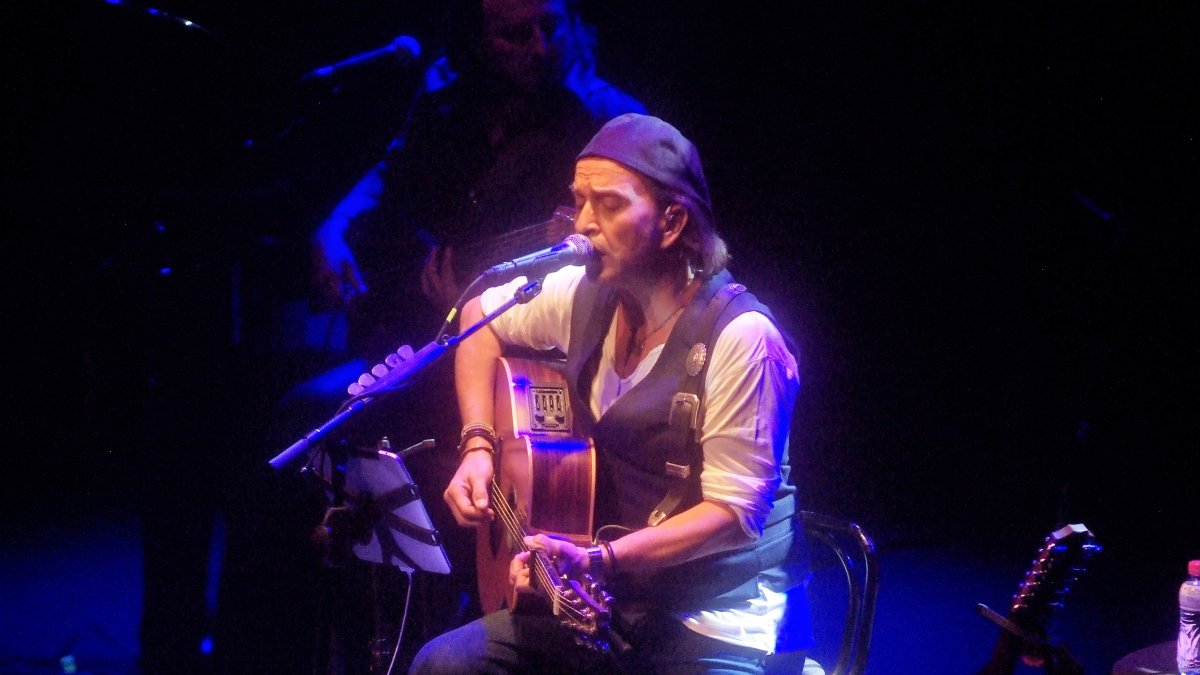 Álvaro Urquijo, durante el concierto del sábado.