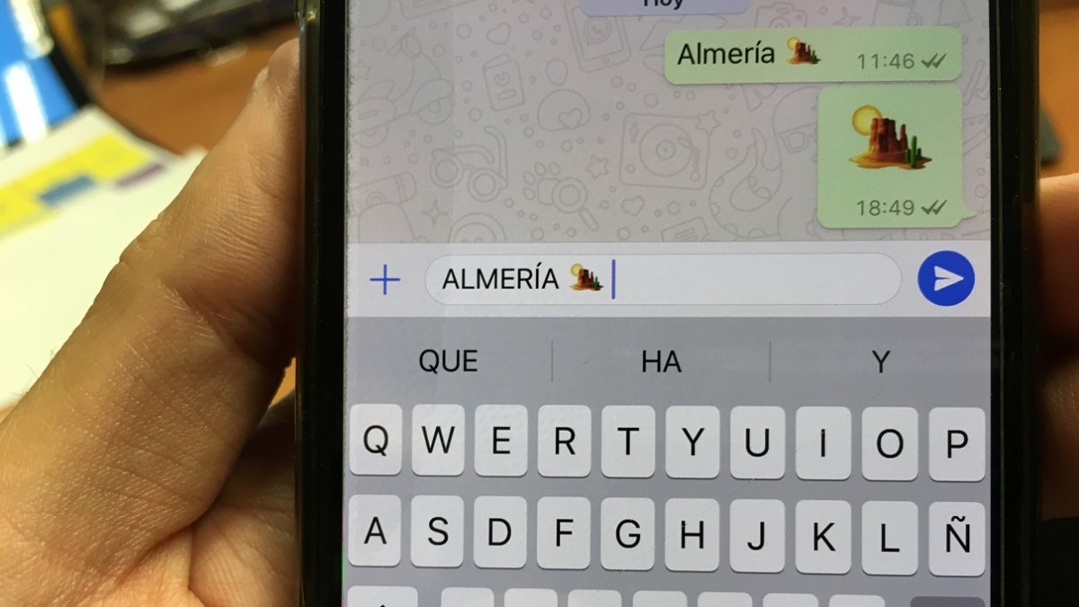 Aparición del emoticono al teclear ‘Almería’.