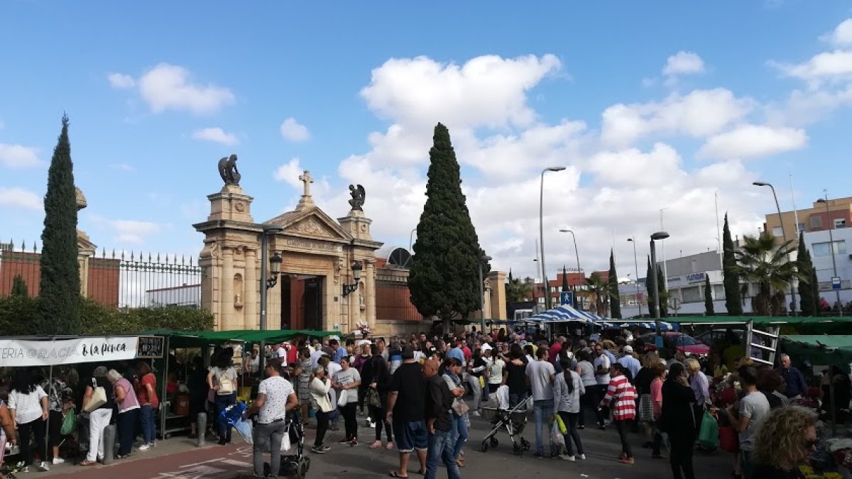 Exterior del cementerio de San José y Santa Adela el pasado Día de Todos los Santos.