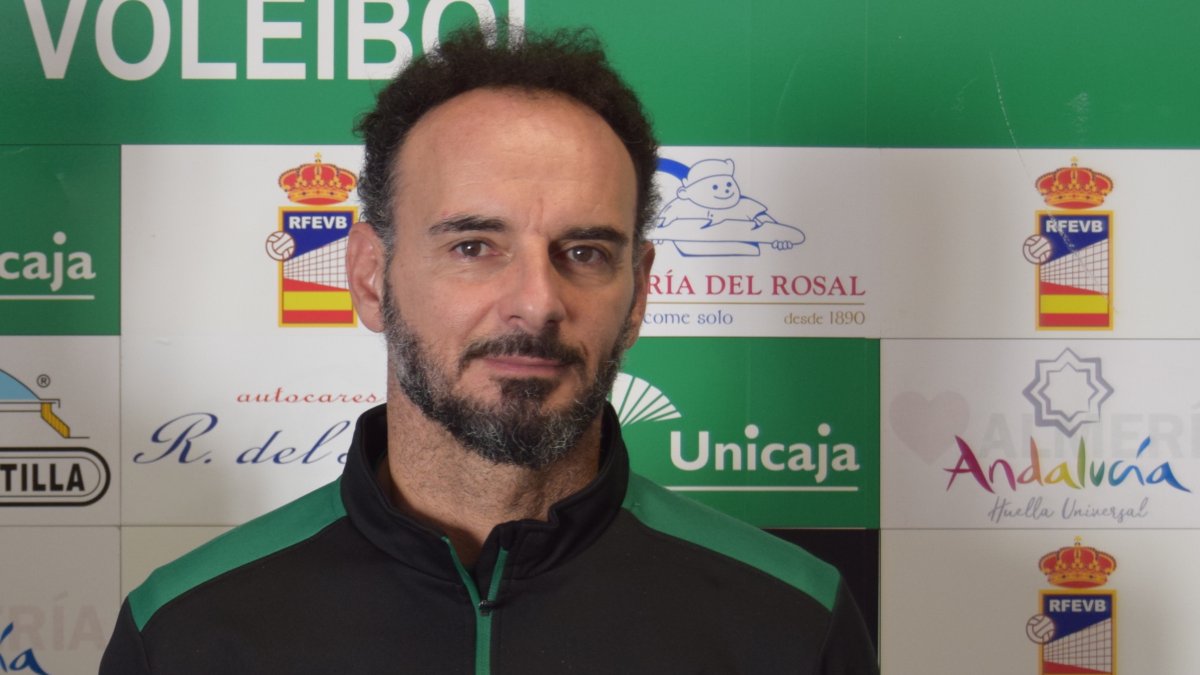 Manolo Berenguel ve al Unicaja Almería en progresión.