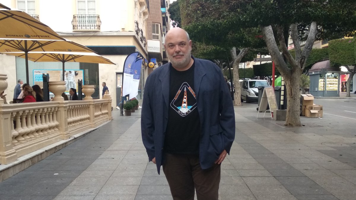 Fernando Frías ha visitado Almería para dar una charla en el marco del programa de ‘Ciencia en Bares’.