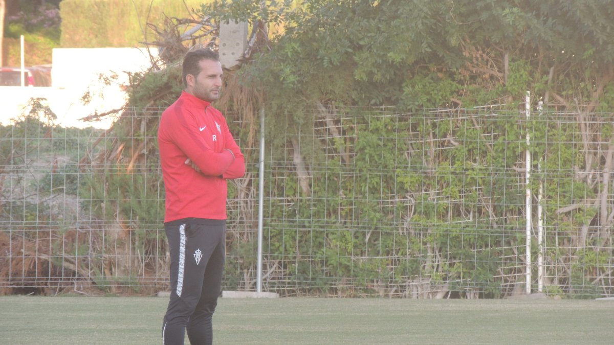 Rubén Baraja este sábado en el campo de la Vaga de Acá.