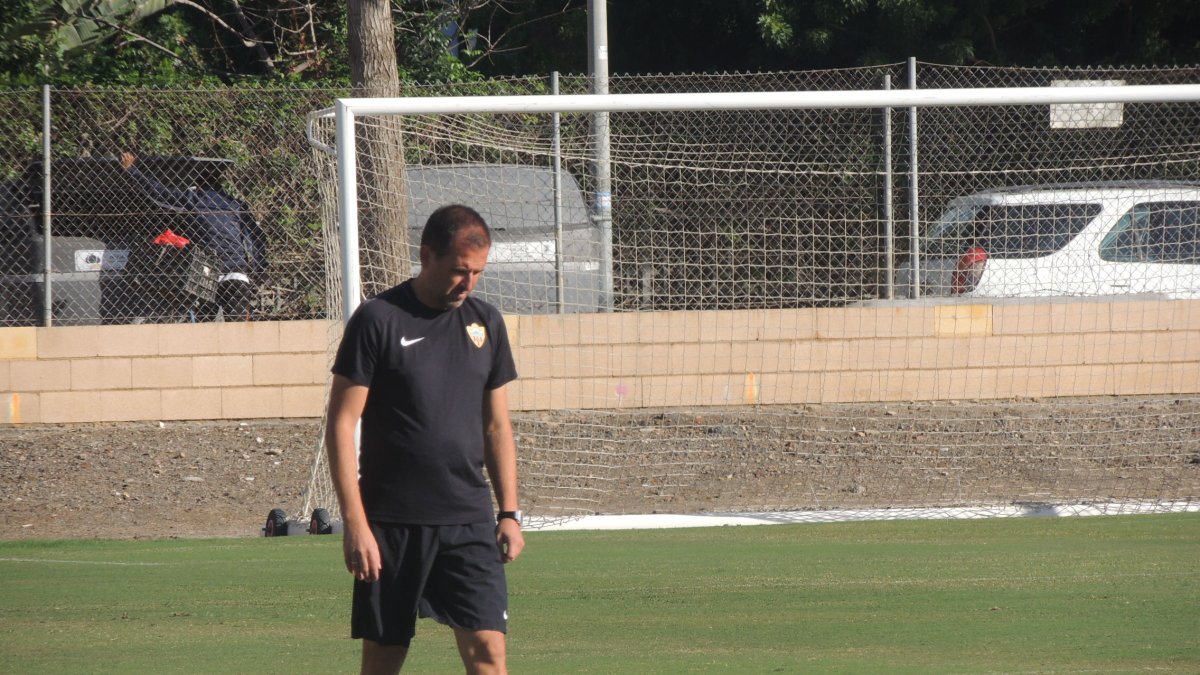 Esteban Navarro en el campo de la Vega de Acá.