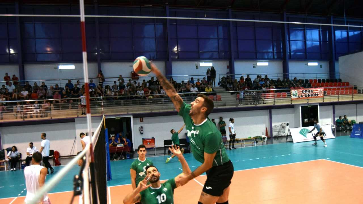 Borja atacando con seguridad.