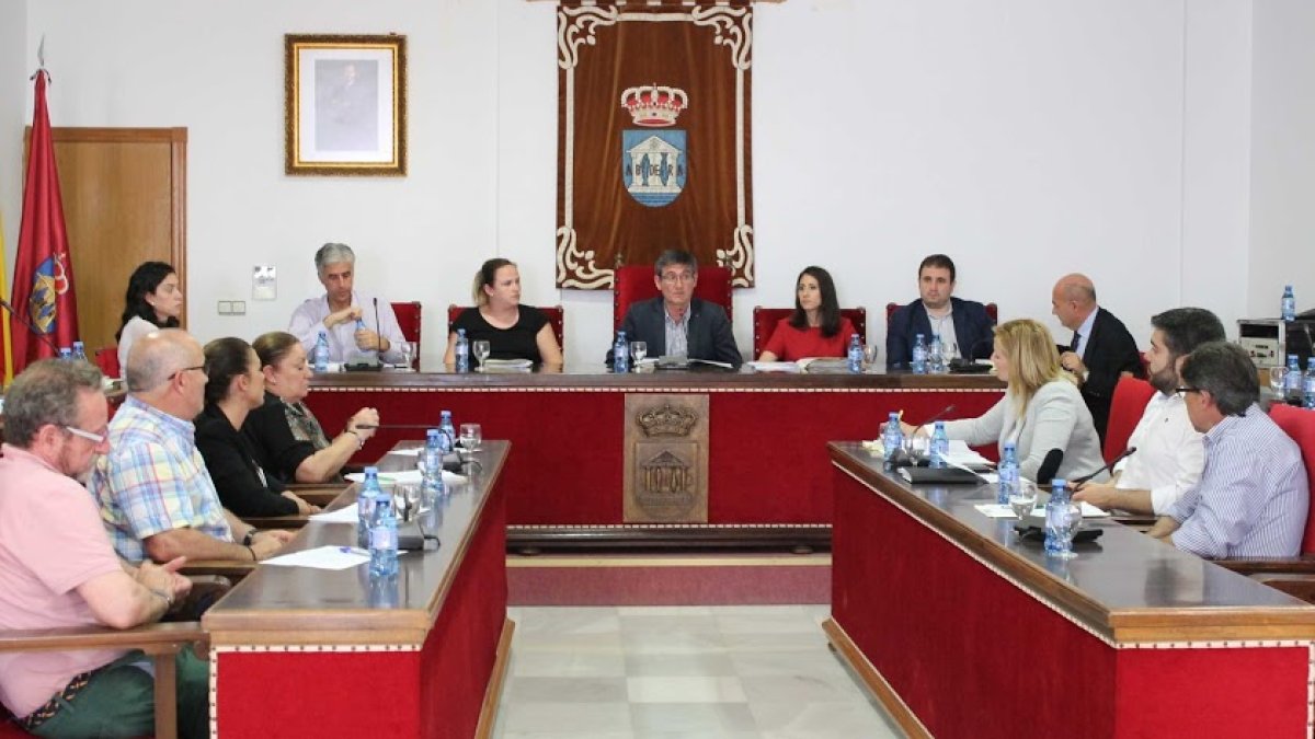 Imagen de archivo de una sesión plenaria en Adra.